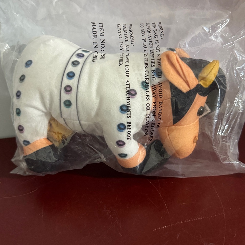Cow Parade Item 7512 " Rock N Roll Plush still in bag 2002 - Picture 2 of 6